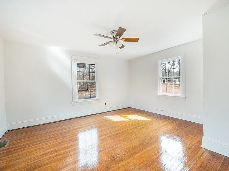 228 Newcomb Dr — Photo 21