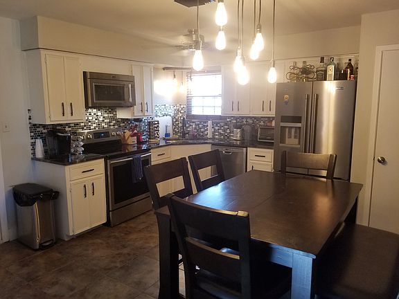3rd image of 15205 Main Royal Dr