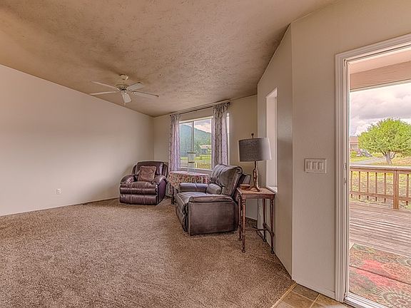 4th image of 125 Crazy Horse Cir