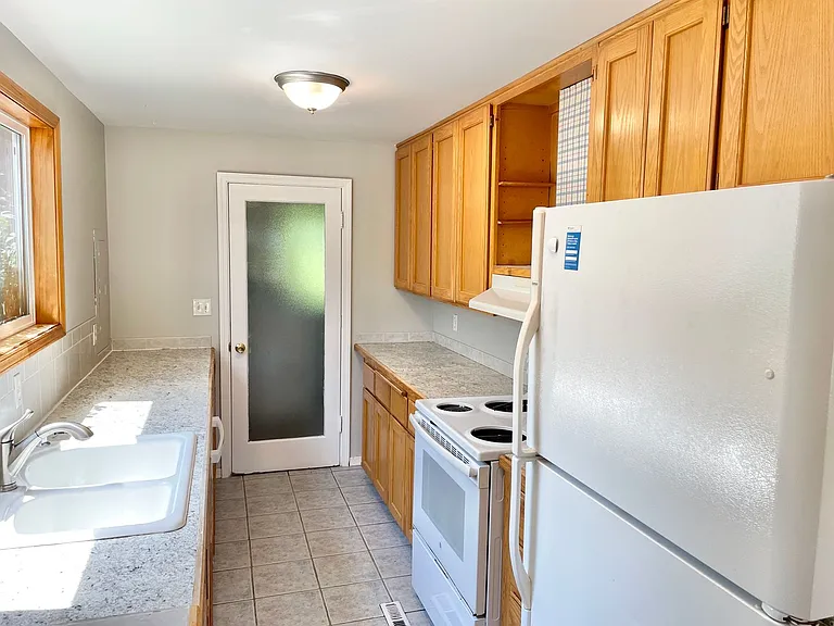 11721 Roosevelt Way NE — Photo 7