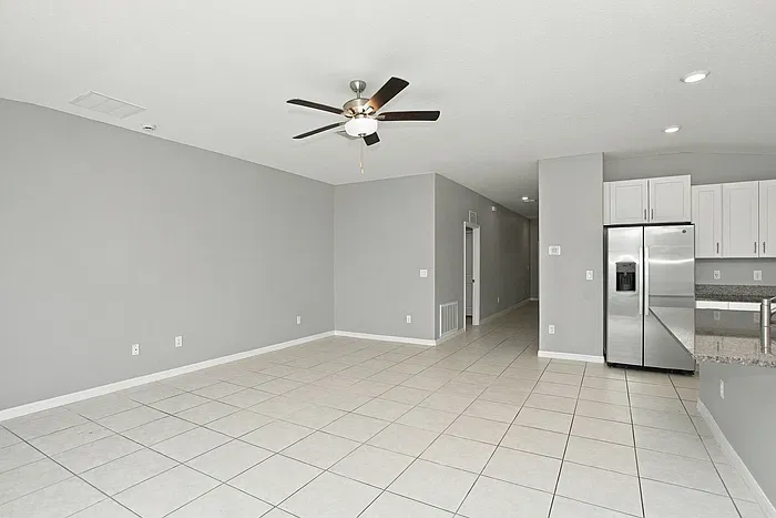 4 bed, 2.0 bath, 1936 sqft, $2,495 — Photo 3