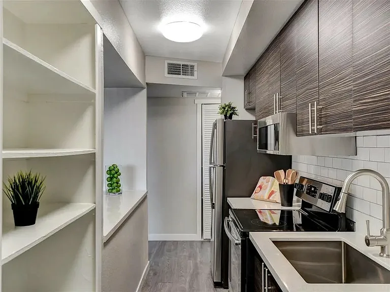 939 E Flamingo Rd — Photo 13
