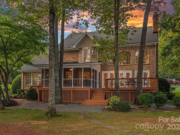 5th image of 121 Harbor Shore Ct