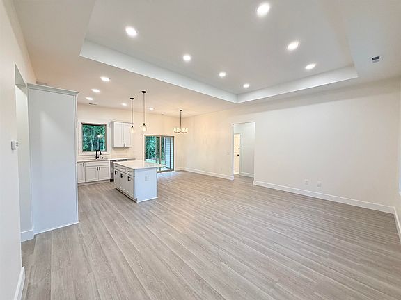 3rd image of 187 Susans Rd