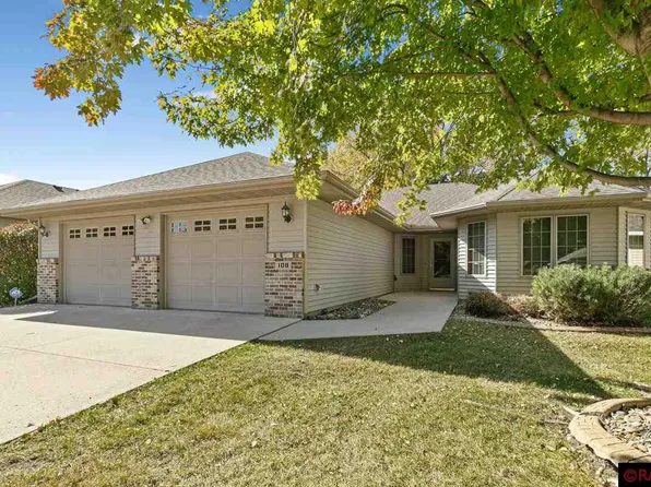 108 Amber Ln, Mankato, MN 56001
