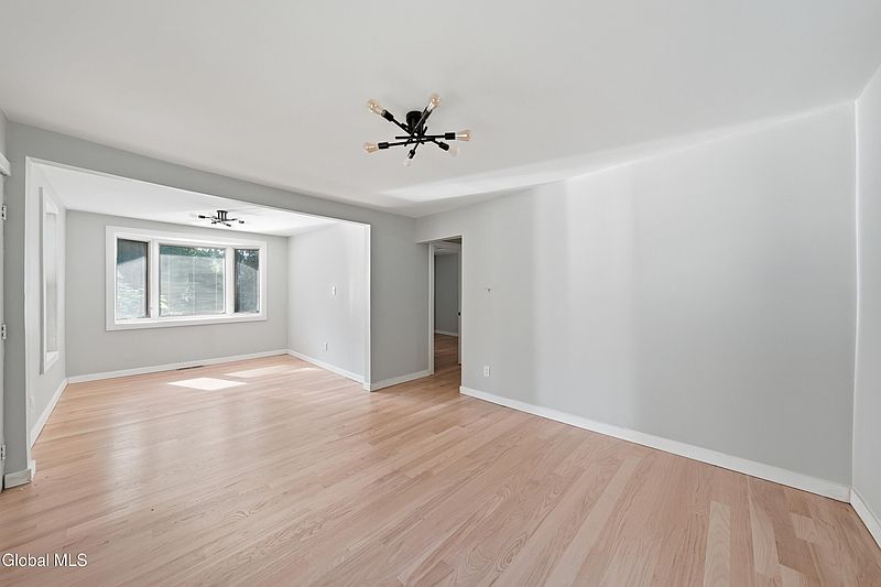 3rd image of 244 William Street