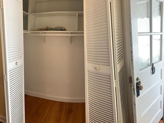 3rd image of 2218 Hering Ave #1