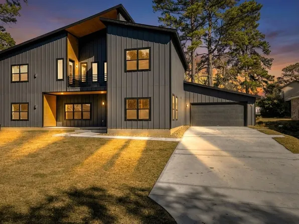 7292 Edgewater Dr, Willis, TX 77318