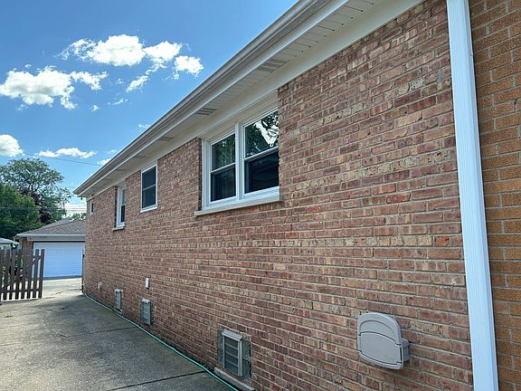 5th image of 4857 N Oak Park Ave