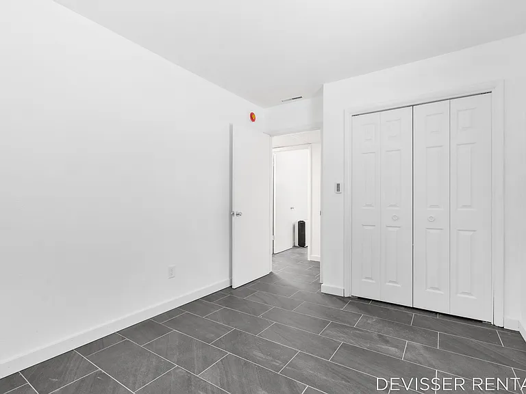 1297 32nd St #D3 — Photo 18