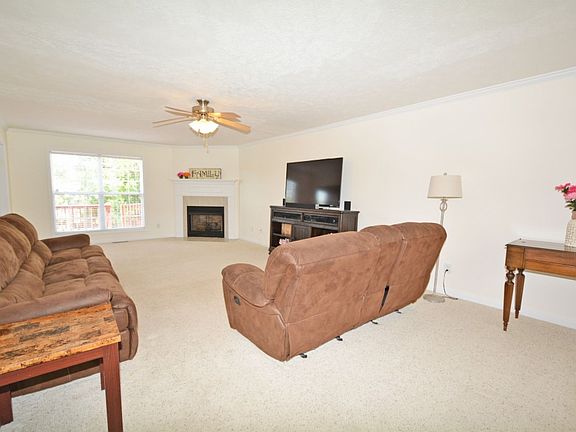 5th image of 731 Cedar Grove Ct
