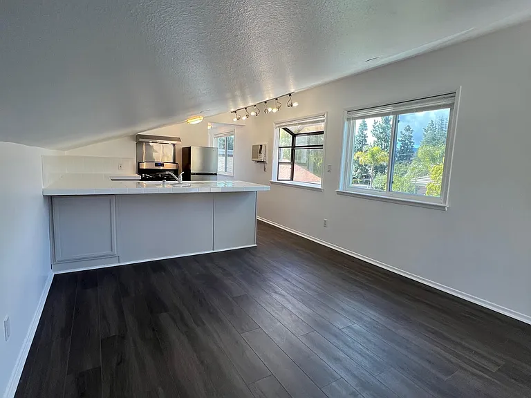 1415 E Hillcrest Dr #2 — Photo 10