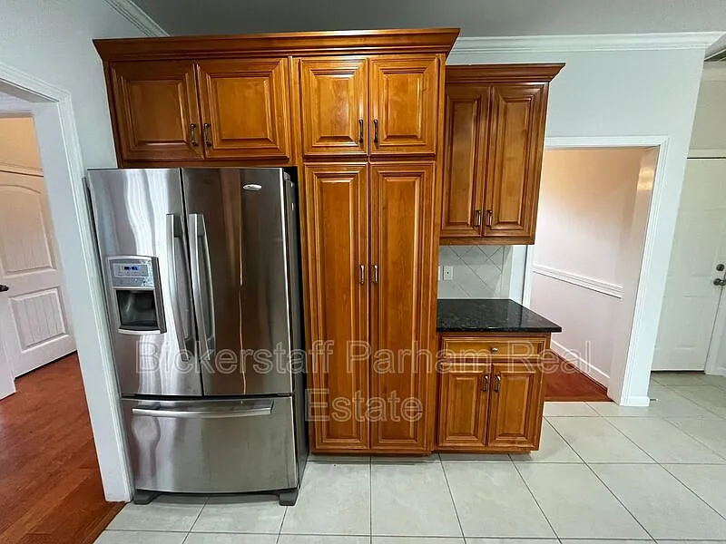 4 bed, 2.5 bath, 2311 sqft, $2,395 — Photo 4