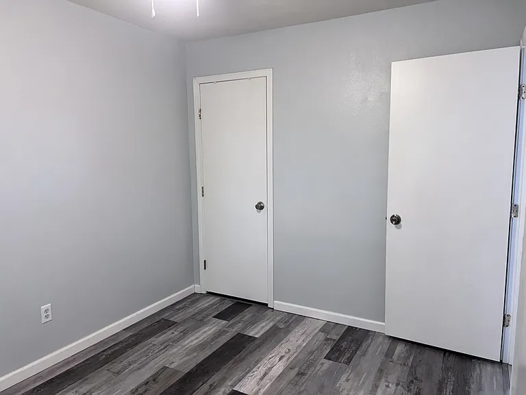 139 Rockyreef Cir — Photo 12