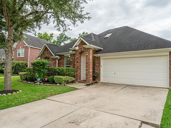2nd image of 2039 Mound Lake Dr