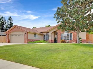5712 Vista Finestra Dr, Bakersfield, CA