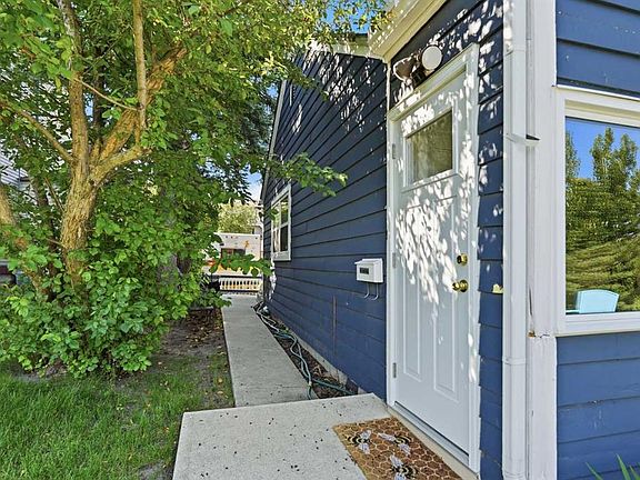 4th image of 2205 N 27th Ave SW