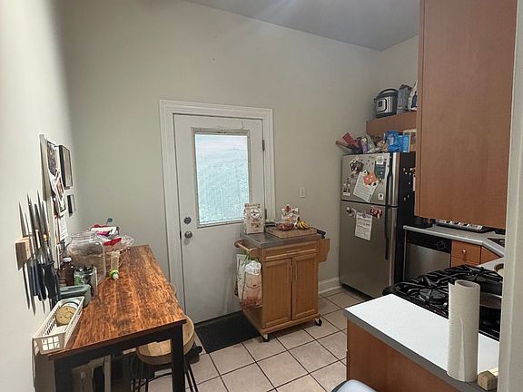 5th image of 341 Spahr St #1