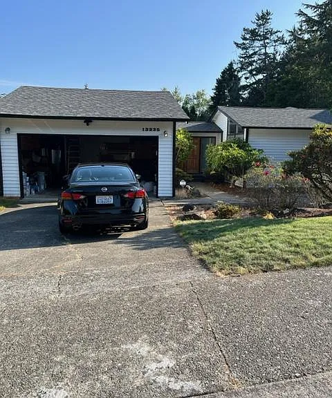 13235 SE 160th Pl — Photo 1