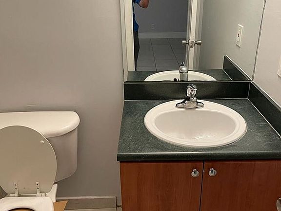 5th image of 4071 N Dixie Hwy APT 18