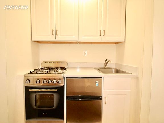 5th image of 119 E 30th St #11F
