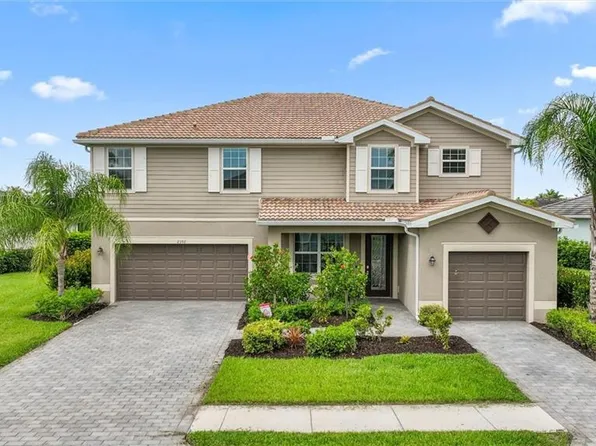 2392 Fallglo ST, NAPLES, FL 34120
