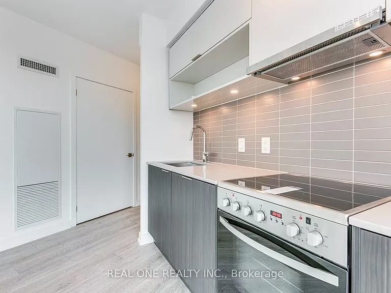 159 Wellesley St E #1708-1 — Photo 9