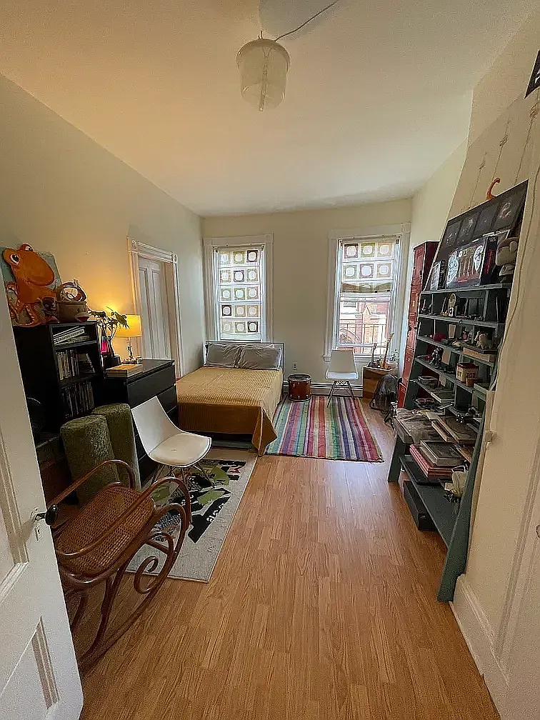 3 bed, 1250 sqft, $1,200 — Photo 2