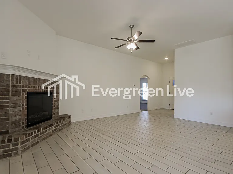 5907 Hoover St — Photo 5