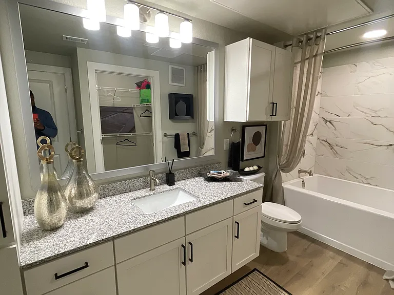 Rollingwood Dr — Photo 14