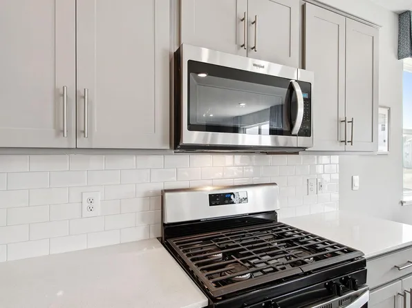 23793 Ashbury Dr, Rogers, MN 55374