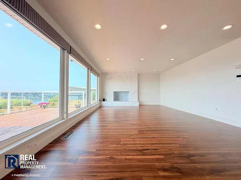 1726 N Jackson Ave — Photo 13