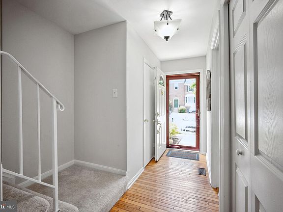 4th image of 10441 Malone Ct
