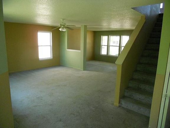 5th image of 1384 Castleford Ln