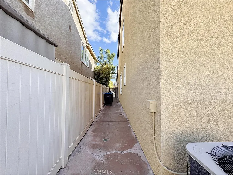 13284 Campolina Dr — Photo 48