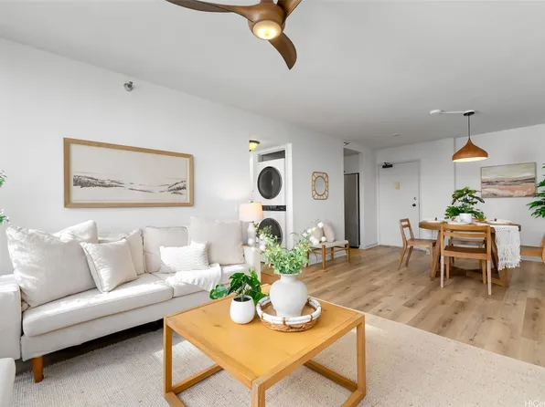 876 Curtis St APT 1409, Honolulu, HI 96813