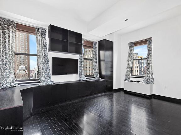 3rd image of 20 Pine St APT 3301