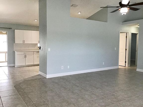 5th image of 4527 SW 7th Ave