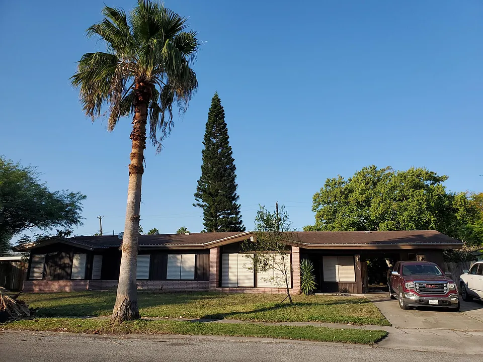 5814 Hinman Dr