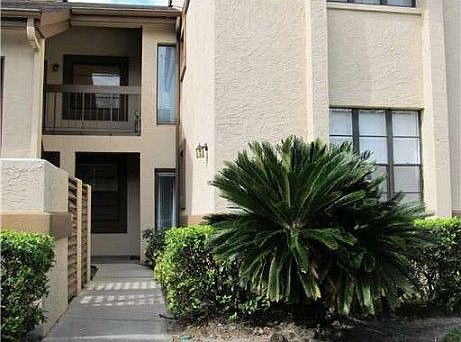 1st image of 105 Lindsay Ln