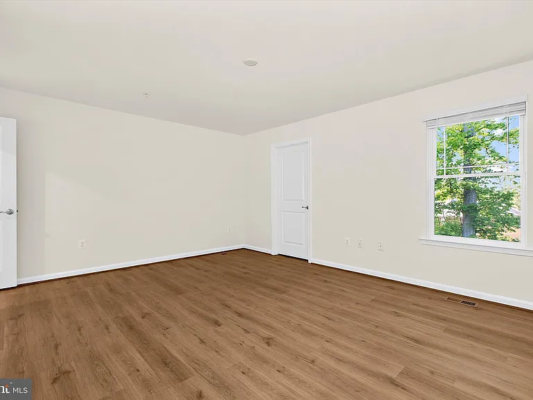 1102 Thomas Trl — Photo 31