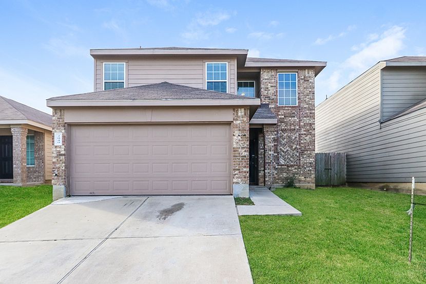 1st image of 2040 Oakwood Forest Dr