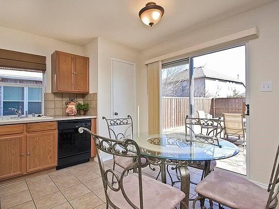 5th image of 800 Sussex Dr