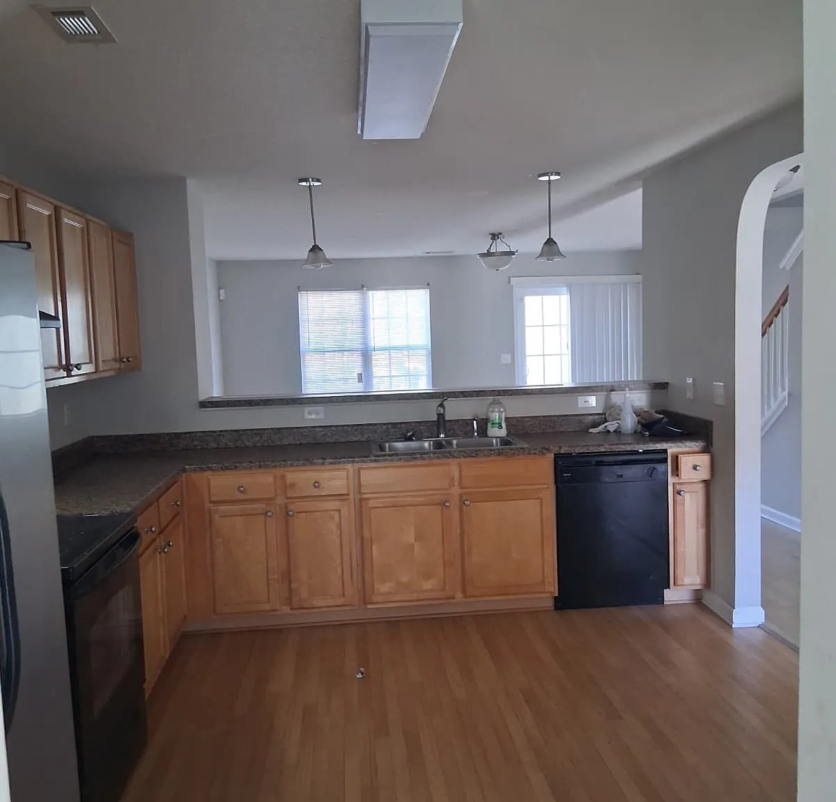 3 bed, 2.5 bath, 1708 sqft, $1,800 — Photo 3