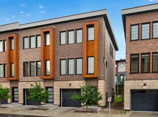 81 E Greenbriar Pl NW #116, Calgary, AB T3B 6J1