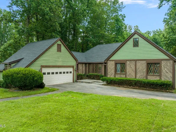 5 Camden Ln, Johnson City, TN 37604