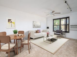 13 Terrace Cir APT 3F, Great Neck, NY 11021