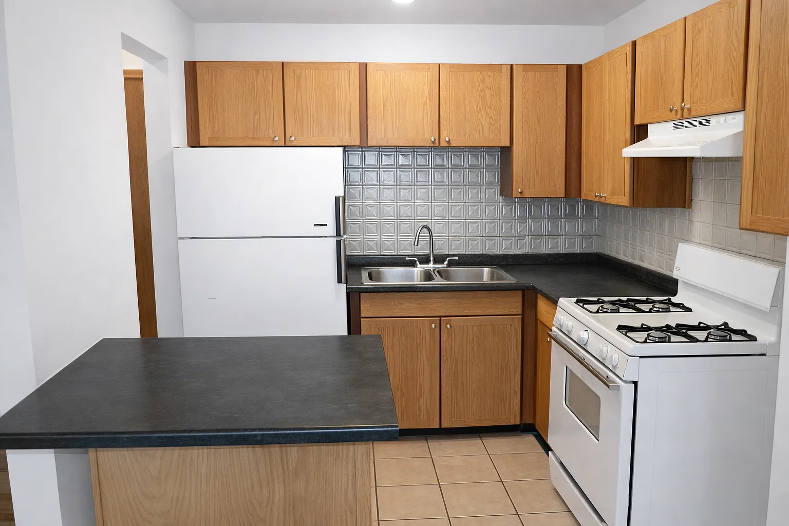 2 bed, 1127 sqft, $1,100 — Photo 2