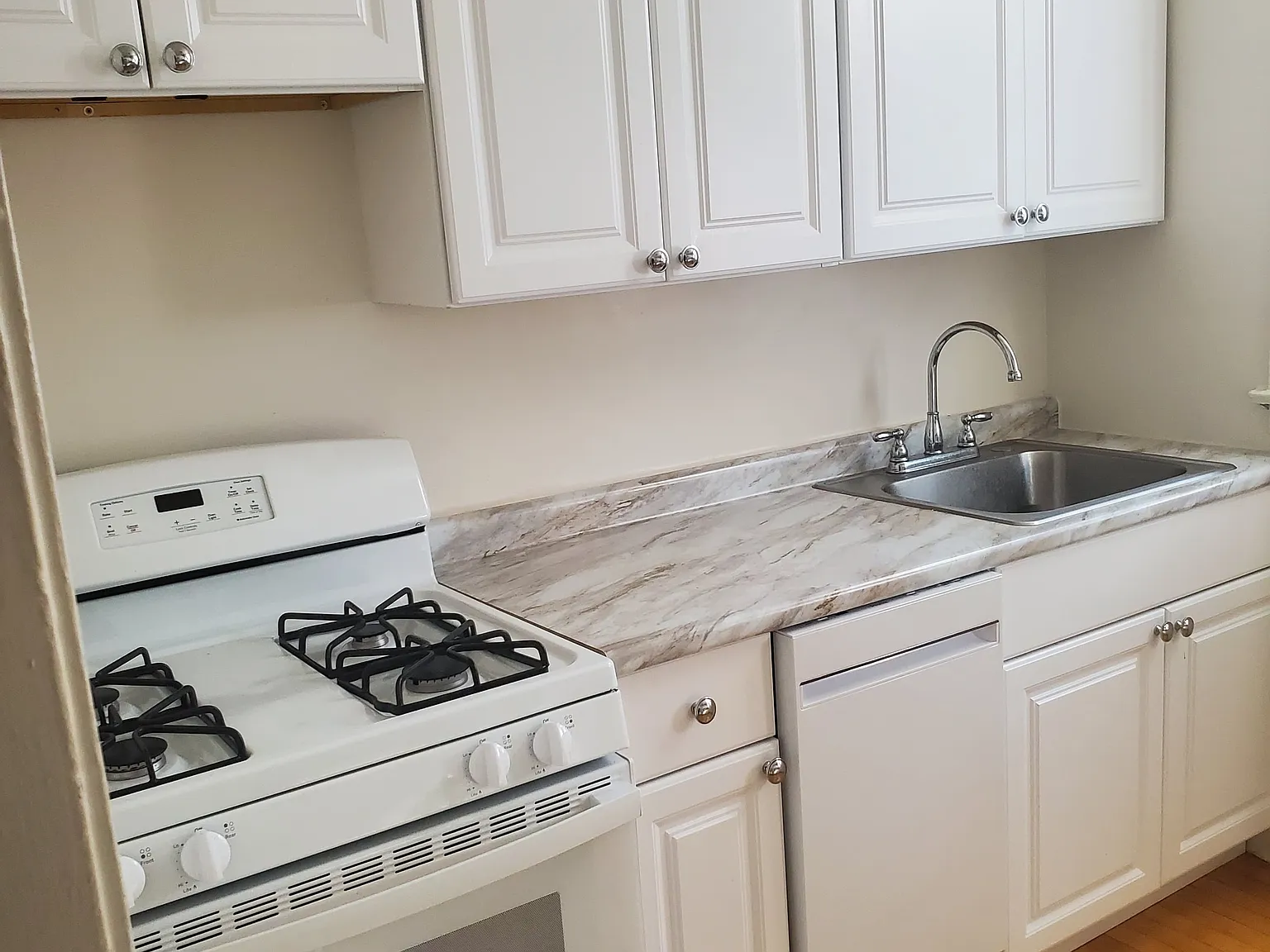 2 bed, $1,650 — Photo 3
