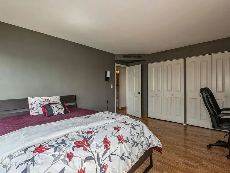 6301 N Sheridan Rd #10R — Photo 10